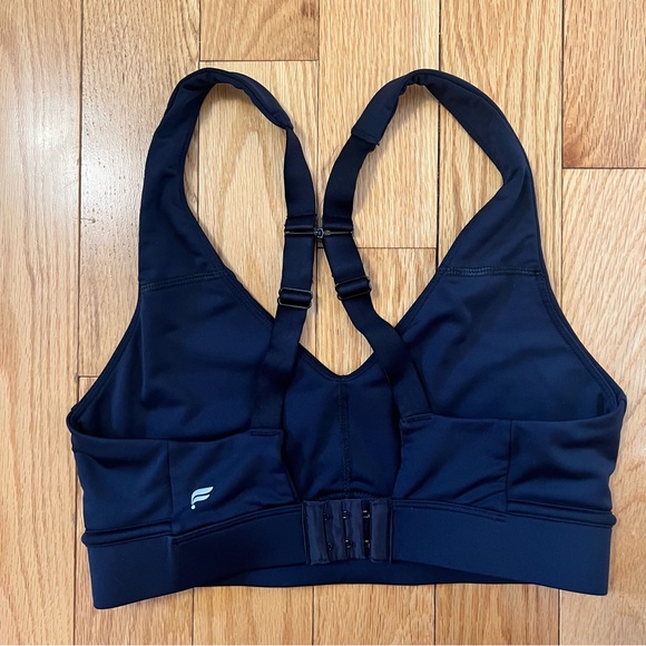 Multi-way Sports Bra - Picture 2 of 3